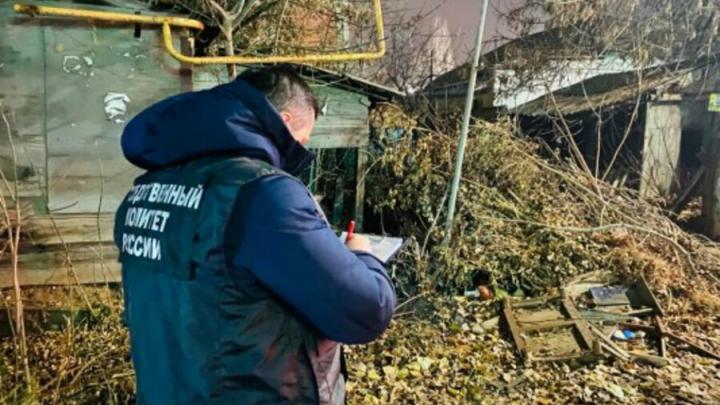В заброшенным сарае в Саратове обнаружен труп неизвестного