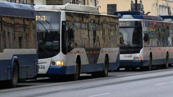 На Московской образовалась пробка из троллейбусов