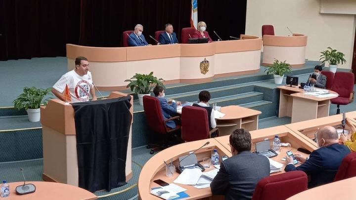 Население Ершова, дороги и вакцинация: депутаты обсуждают областной бюджет на 2022 год