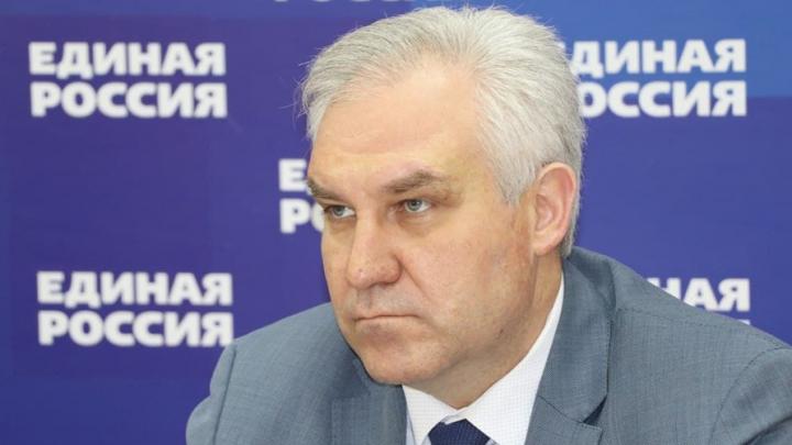 Антонов рассказал о взаимодействии депутатов и местной власти при подготовке к ремонту внутрипоселковых дорог в следующем году 
