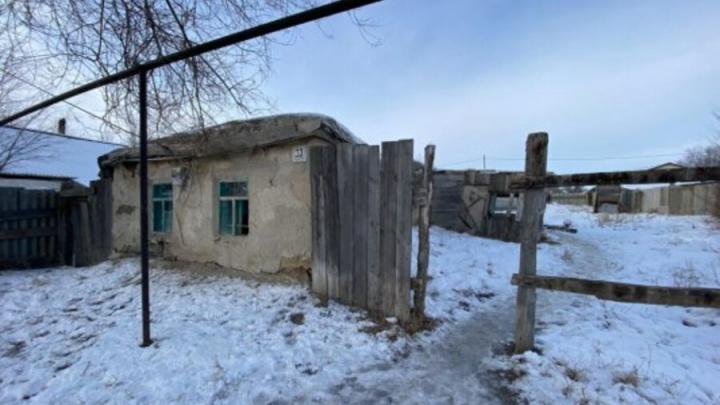 В Озинках в заброшенном доме умер пенсионер 