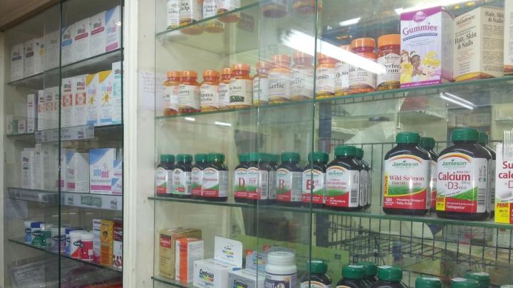 Жители Питерского района жалуются на невозможность покупать лекарства