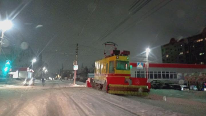 Снегопад прервал движение трамваев в Саратове