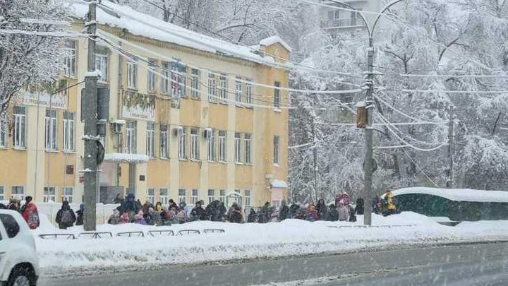 В Саратове эвакуируют школы из-за угрозы взрыва