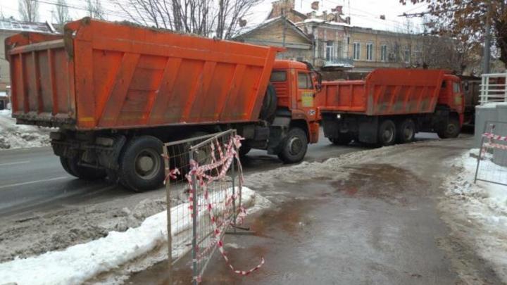 На перевозку снега и мусора в Энгельсе потратят 5 миллионов рублей