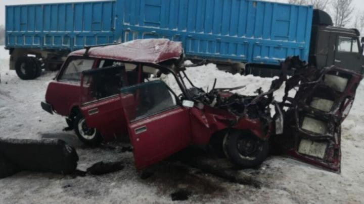 В ДТП в Самойловке погиб водитель легковушки