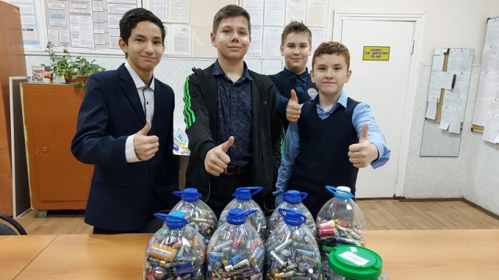 Школьники Саратовской области собрали более 3 тонн батареек в рамках акции «Сдаём вместе!»