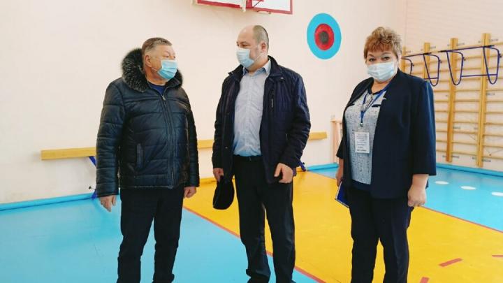 Александр Романов посетил образовательные учреждения Балтайского района   