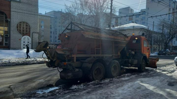 В Саратове от снега и льда очистят четыре улицы 
