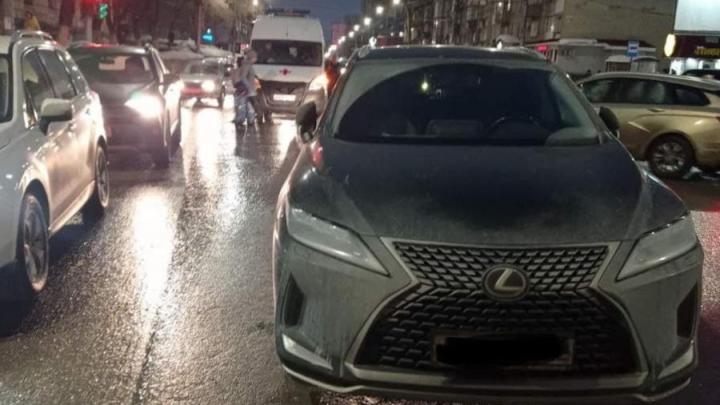 Молодой мужчина пострадал в столкновении "Газели" и Lexus на Улешах