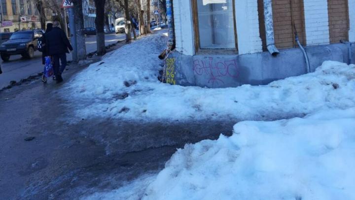 На Чернышевского забыли очистить тротуары от снега