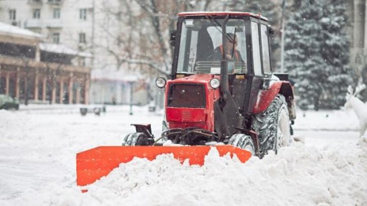 Сегодня ночью от снега будут чистить две саратовские улицы 