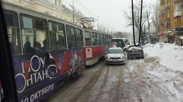 В Саратове встали трамваи маршрутов №2 и №7