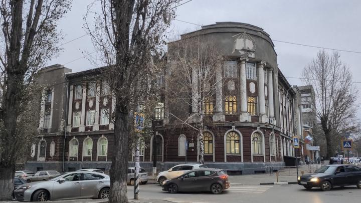 В Саратове отремонтируют школу № 2 на Хользунова - памятник архитектуры