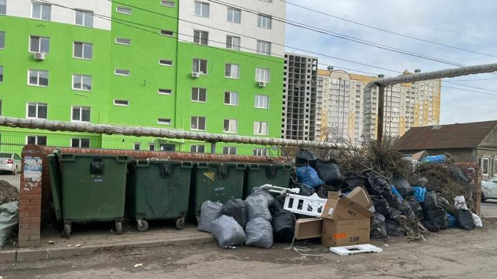 Региональный оператор в выходные обеспечил бесперебойный вывоз отходов с улиц Саратова