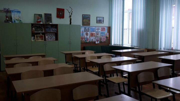 В школах Саратова снова отменяют занятия