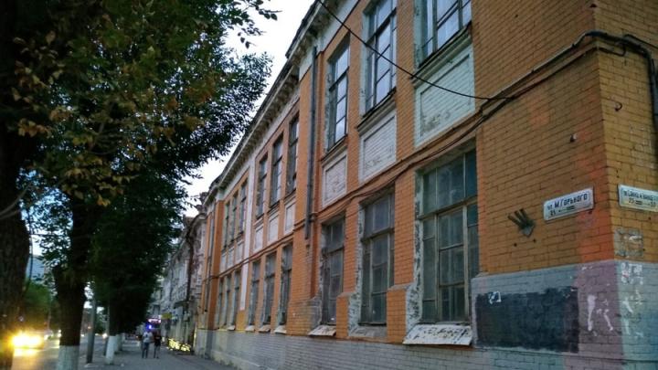 В Саратове восстановят здание бывшей школы №3