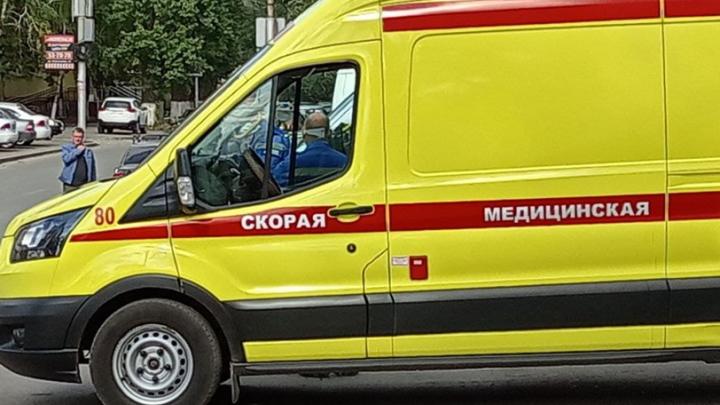 Два водителя оказались в больнице после тройной аварии на проспекте Строителей
