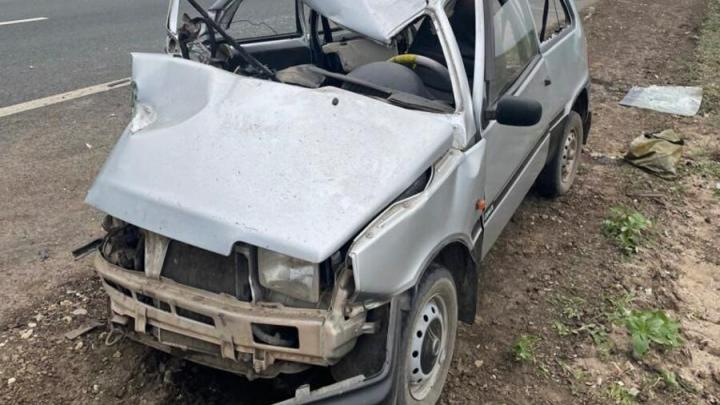 "Ока" врезалась в столб в Гагаринском районе: двое в больнице