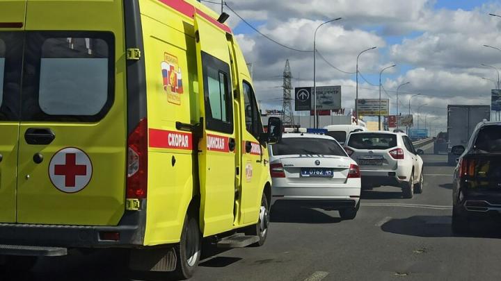 Авария на Вольском тракте блокировала выезд из Саратова: есть пострадавшие