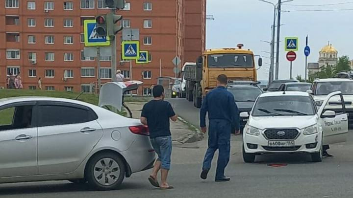 В Солнечном-2 автомобиль "Яндекс.Такси" столкнулся с Kia