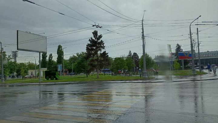 Град, ливни и грозы обещают в Саратовской области