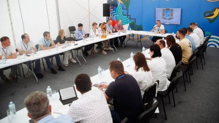 На форуме «iВолга» отметили активное освещение окружных проектов в Саратовской области