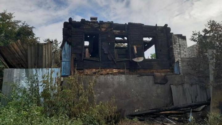 В ночном пожаре в Вольске пострадал 40-летний мужчина