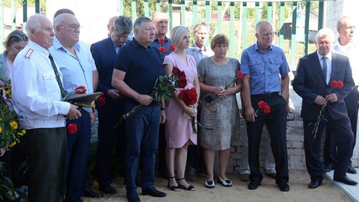 В Вязовке открылась мемориальная доска, посвященная участнику спецоперации Алексею Малову