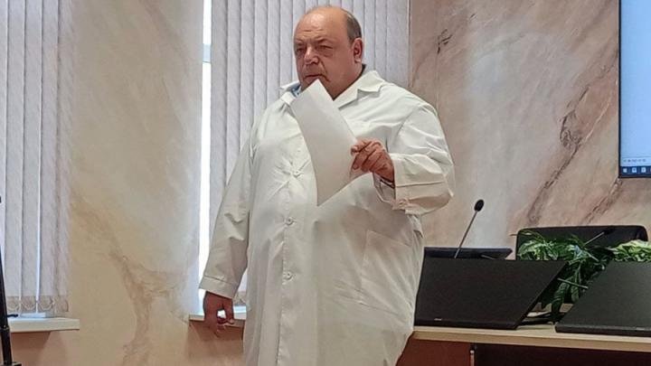 Глава саратовского минздрава объявил о борьбе с очередями в поликлиниках