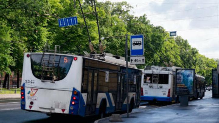 В Саратове из-за коммунальной аварии закрыли троллейбусный маршрут №2