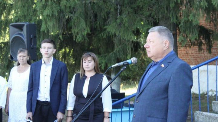В школе села Тепляковка открыли мемориальную доску погибшему выпускнику