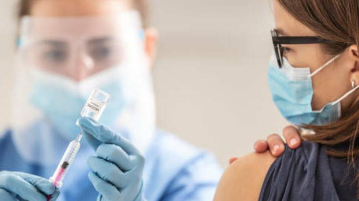 В Саратовской области вакцинировались от ковида около полутора миллионов человек