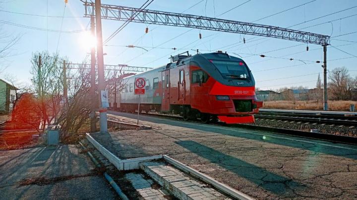 Перед выходными в Саратовской области пустят дополнительные пригородные поезда