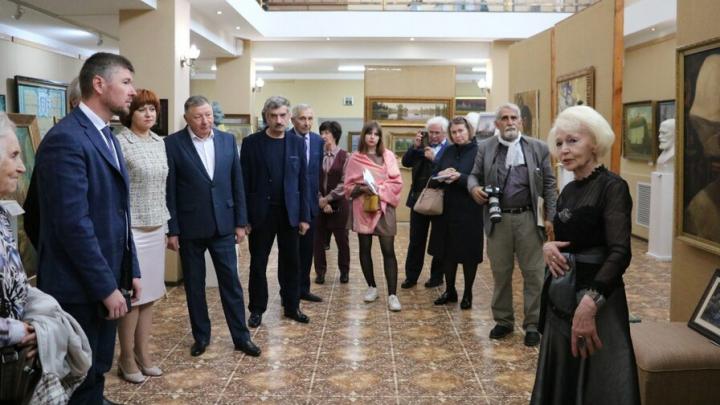 Александр Романов поздравил Базарно-Карабулакский художественный музей с десятилетием