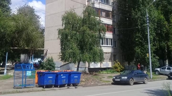 На четырех улицах в Кировском районе в выходной отключили воду