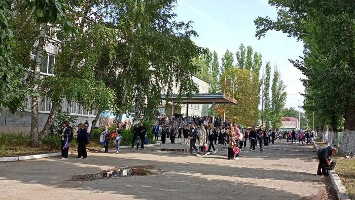 В саратовских школах идет седьмая эвакуация с начала учебного года