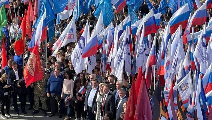 Депутаты облдумы о митинге в поддержку Донбасса в Саратове: Сегодня наши сердца с нашими соотечественниками