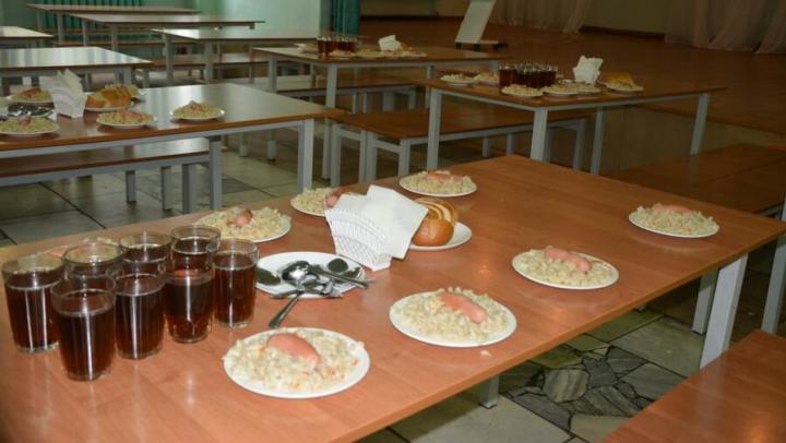 Общественники проверили организацию питания в энгельсских школах