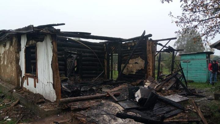 В саратовском селе сгорел дачный дом: пострадал пенсионер