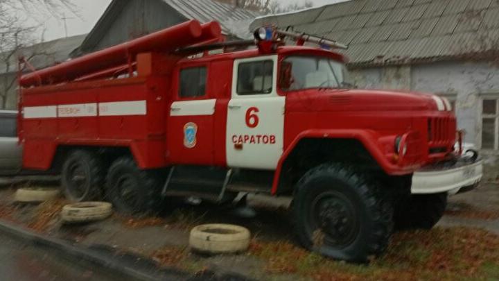 В Саратове тушили грузовую "ГАЗель"
