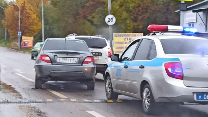 В Саратове Renault врезался в Daewoo на пешеходном переходе