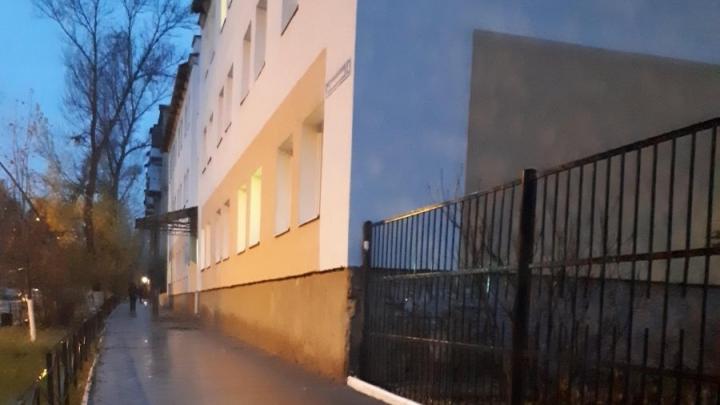 Общежитие медуниверситета и четыре улицы в Саратове остались без воды