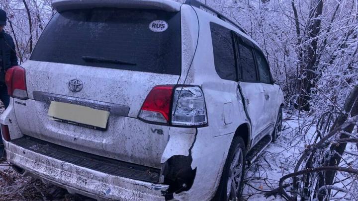 В Гагаринском районе внедорожник вылетел с дороги: четверо пострадали