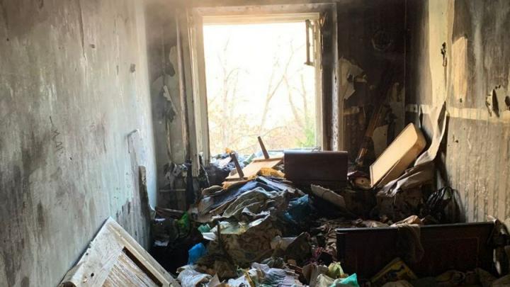 Неосторожный курильщик поджег квартиру в Заводском районе: эвакуировали семь человек