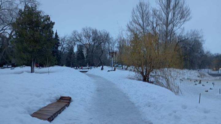 В первый день зимы в Саратовской области начнутся снегопады
