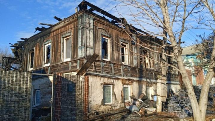 В Вольске сгорел двухэтажный дом
