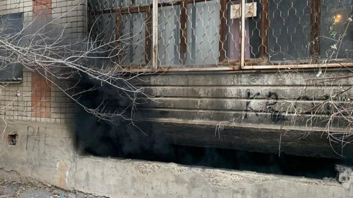 В Энгельсе из-за мусора сгорел балкон в девятиэтажке