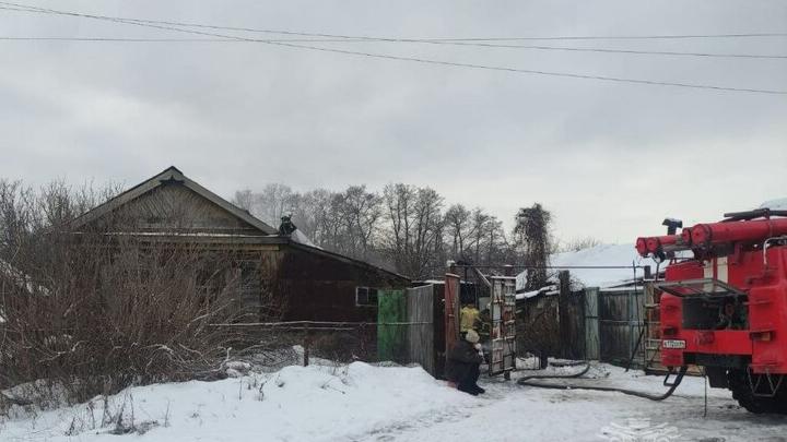Из-за неисправной печи в саратовском селе сгорел дом