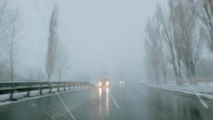 Ледяной дождь, мокрый снег и потепление обещают на выходных в Саратовской области